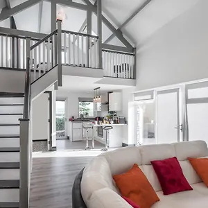 Holiday home Curragh House